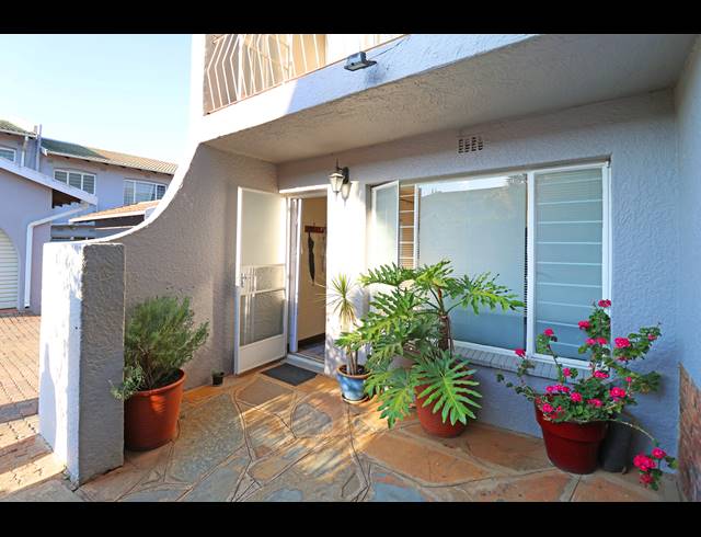 3 BEDROOM TOWNHOUSE FOR SALE IN FAIRLAND